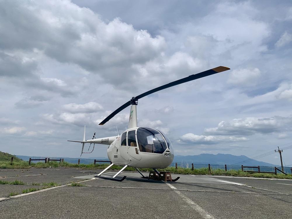 日本熊本的阿蘇火山觀光直昇機發生故障,機師及兩名遊客受傷。(X)