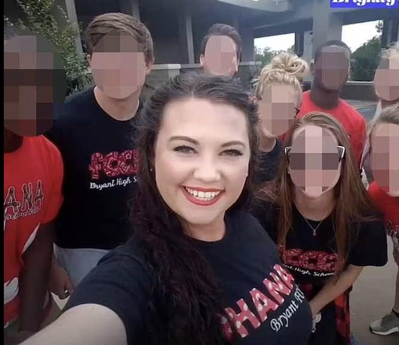 阿肯色州女教師Heather Hare涉出軌17歲學生,當中曾在課室、停車場等地方發生關係。