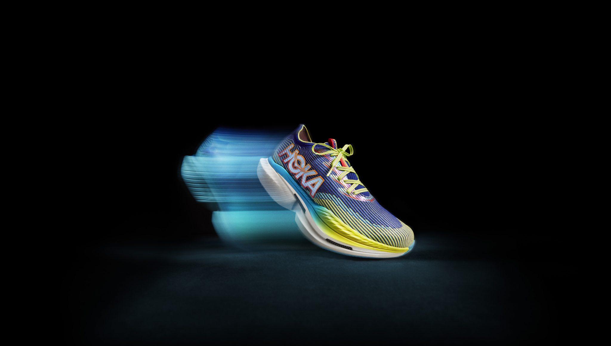 「競速王者」HOKA CIELO X1 - 以幫助跑者達到最高速度、突破 PB 為目標,獨特的滾動感與推進力獲菁英跑者好評。