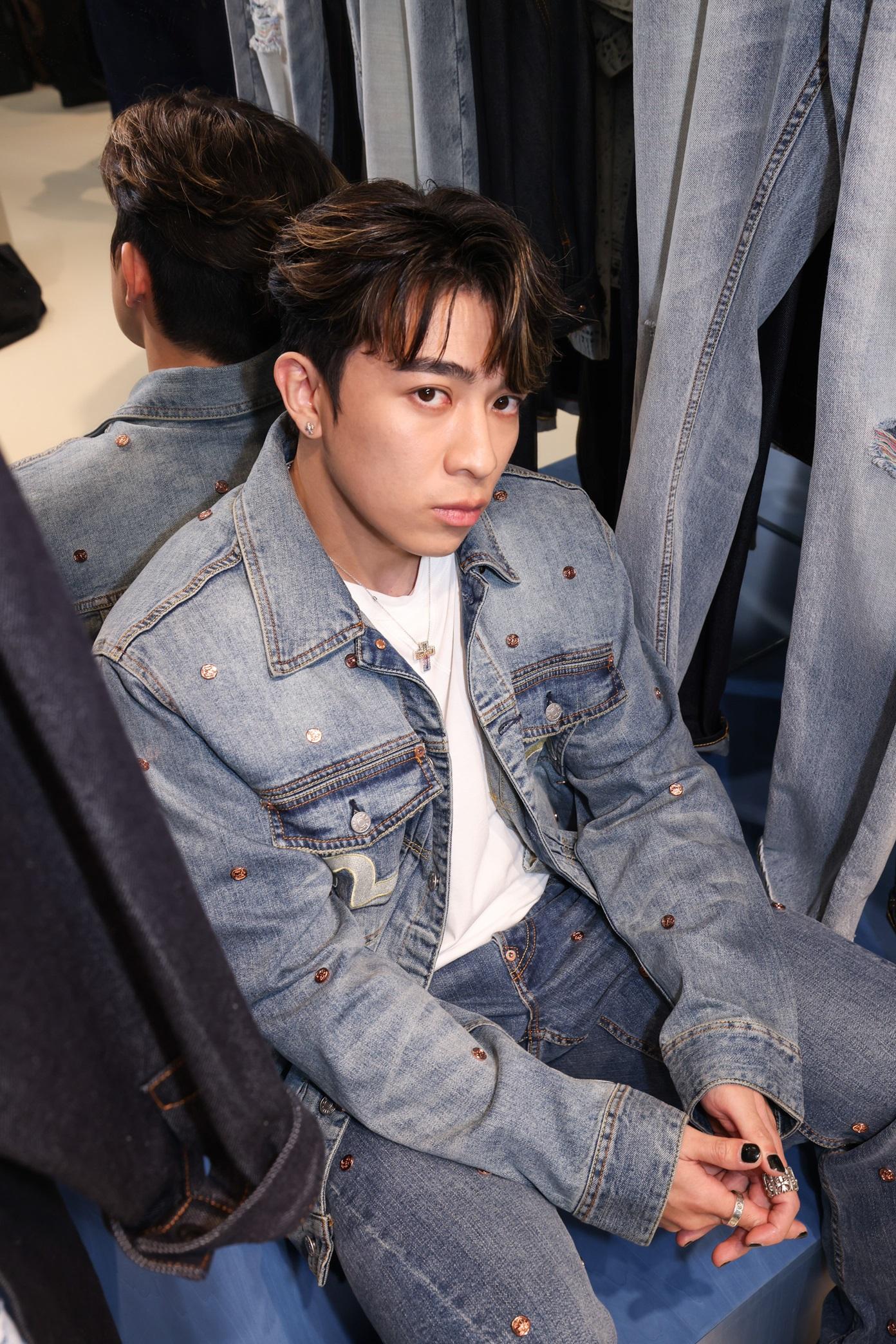 Tyson Yoshi出席牛仔褲品牌EVISU新店開張活動。