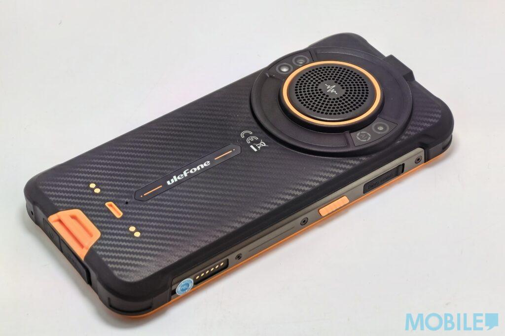 機背上方就設有一隻122分貝的大喇叭,這個大喇叭主因是用來求救,能夠更快的吸引其他人注意