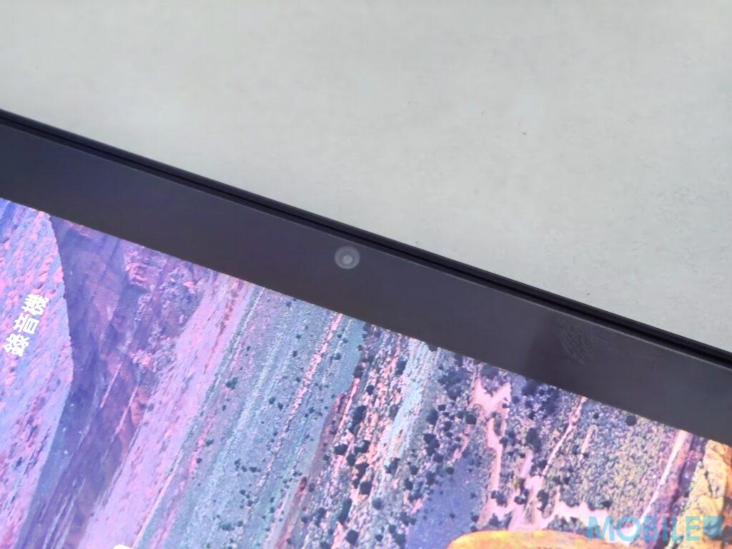 機背設有500萬像主鏡頭