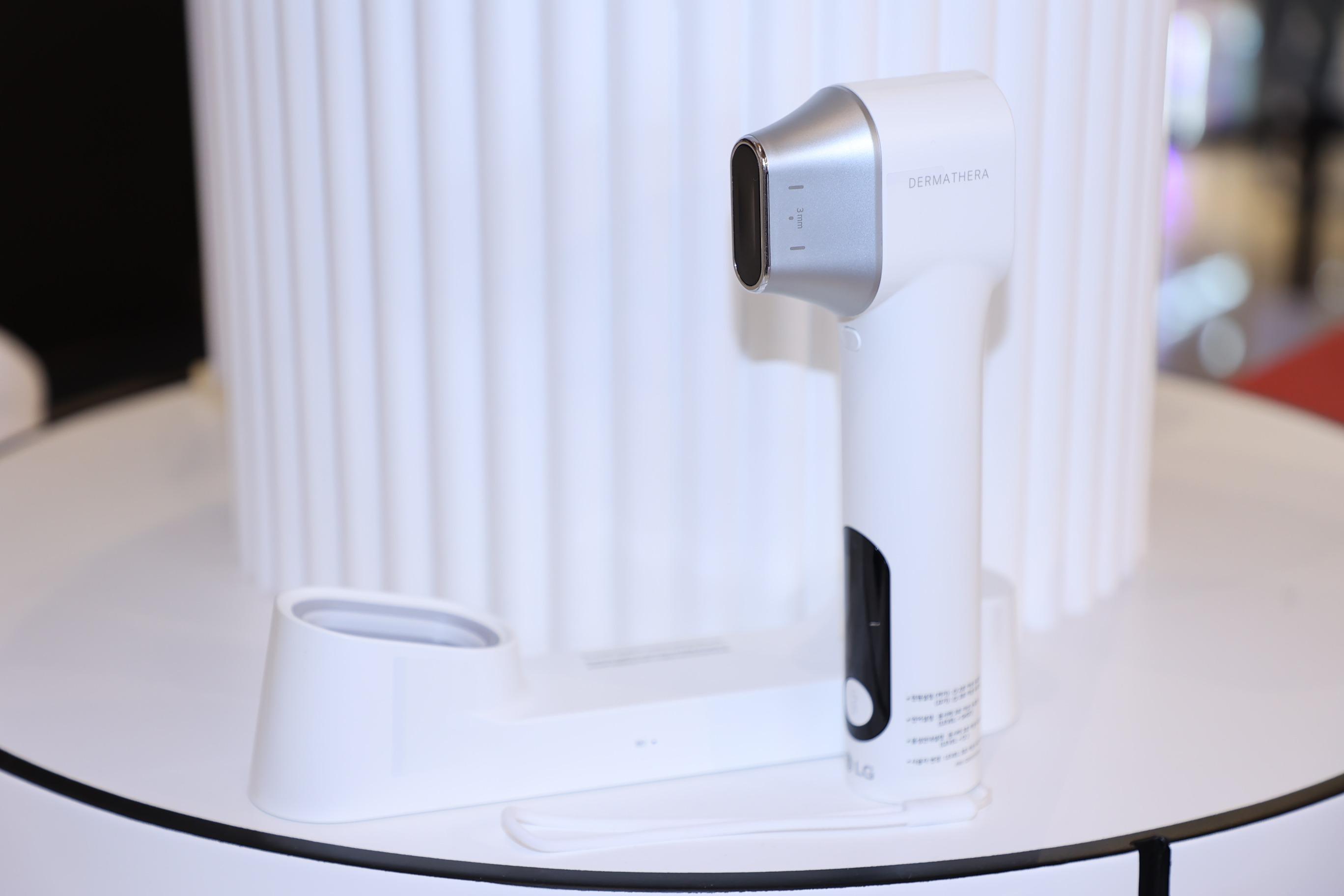 LG Pra.L Dermathera HIFU美容儀 限定商店推廣價 $10,490 (建議售價$12,990)