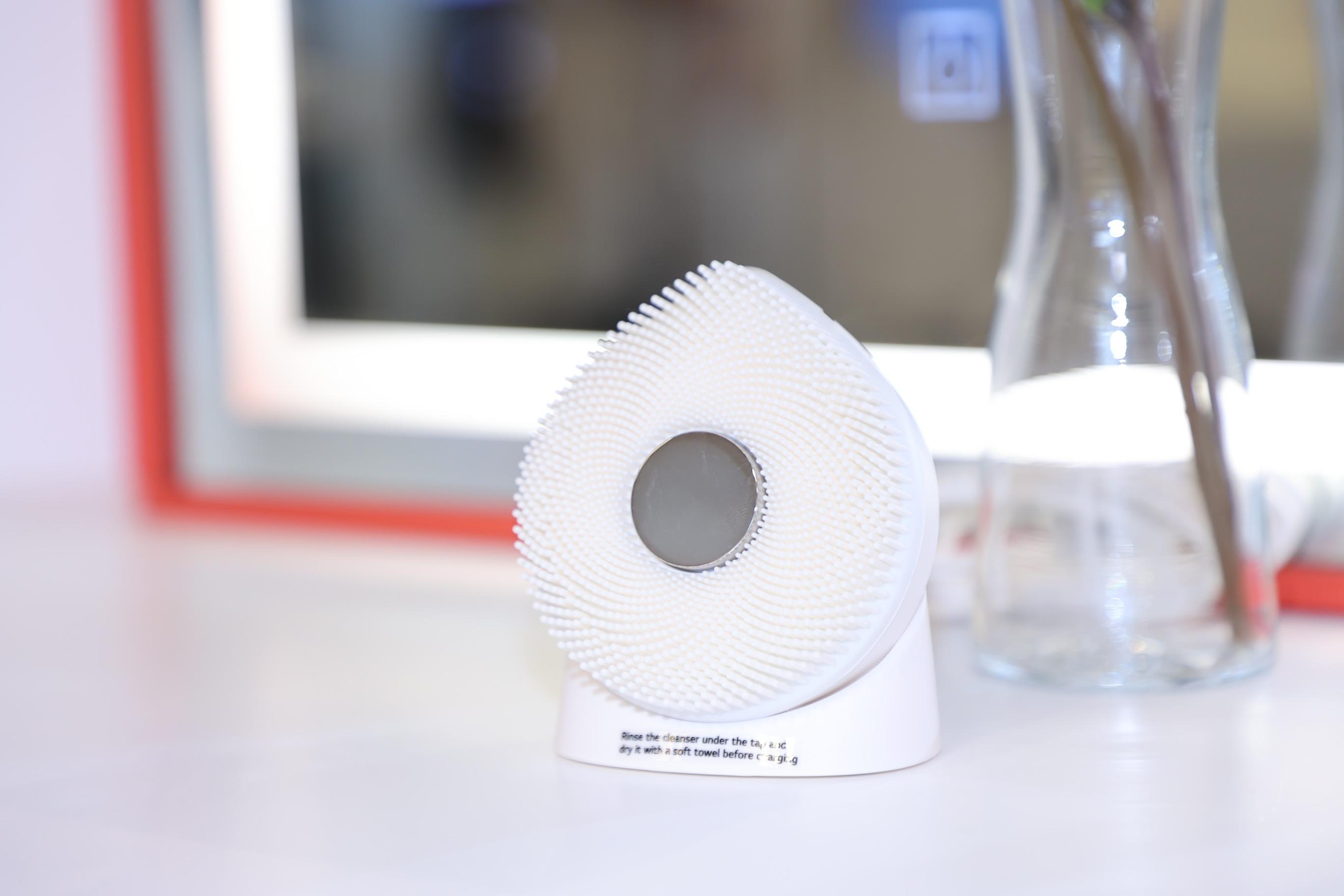 LG Pra.L WashPop超聲波潔面儀 限定商店推廣價 $1,390 (建議售價$1,990)