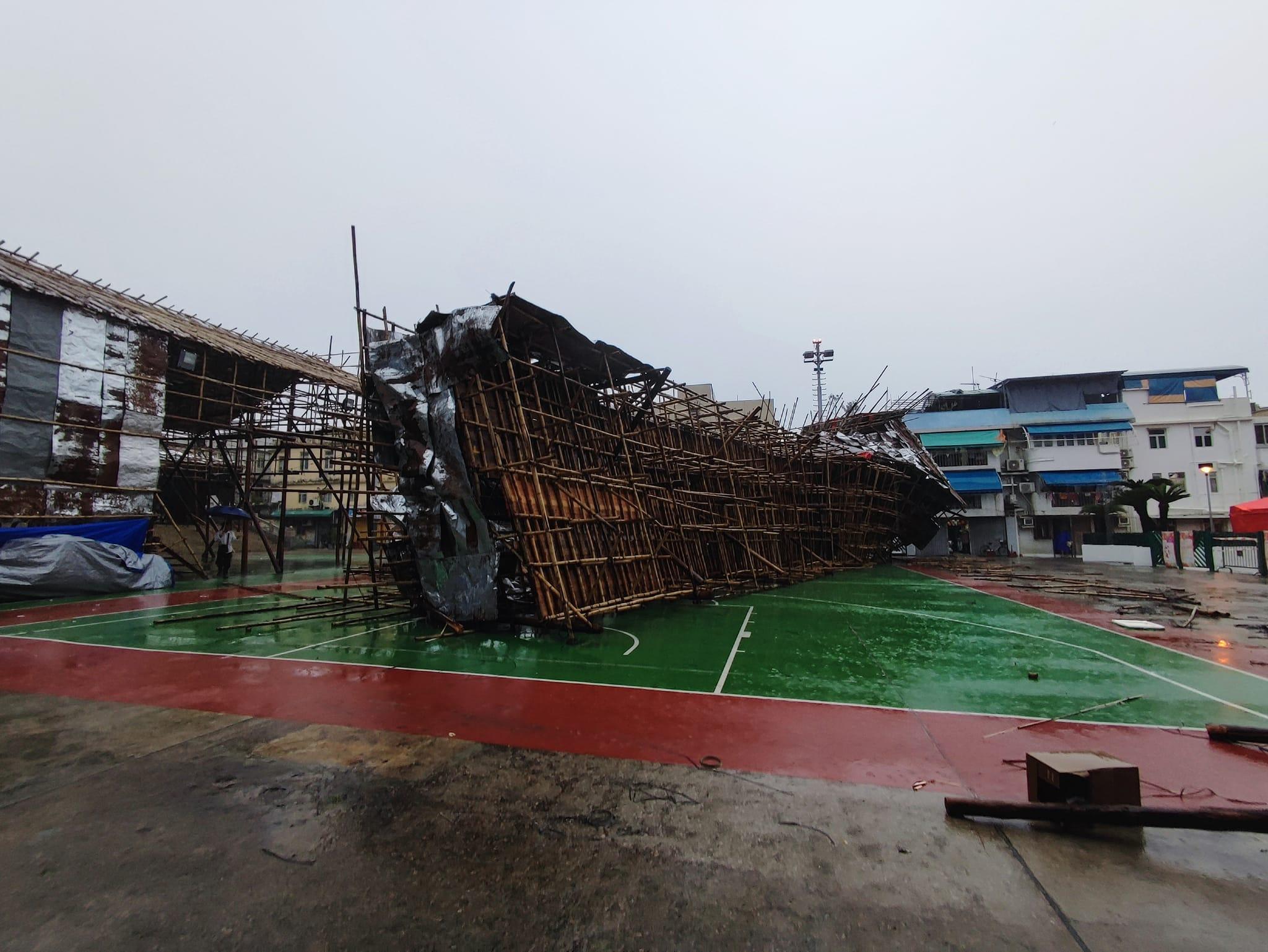 長洲太平清醮|強風「冧包山」棚架倒塌無人傷(Don Lee/Living Cheung Chau 活力長洲FB)