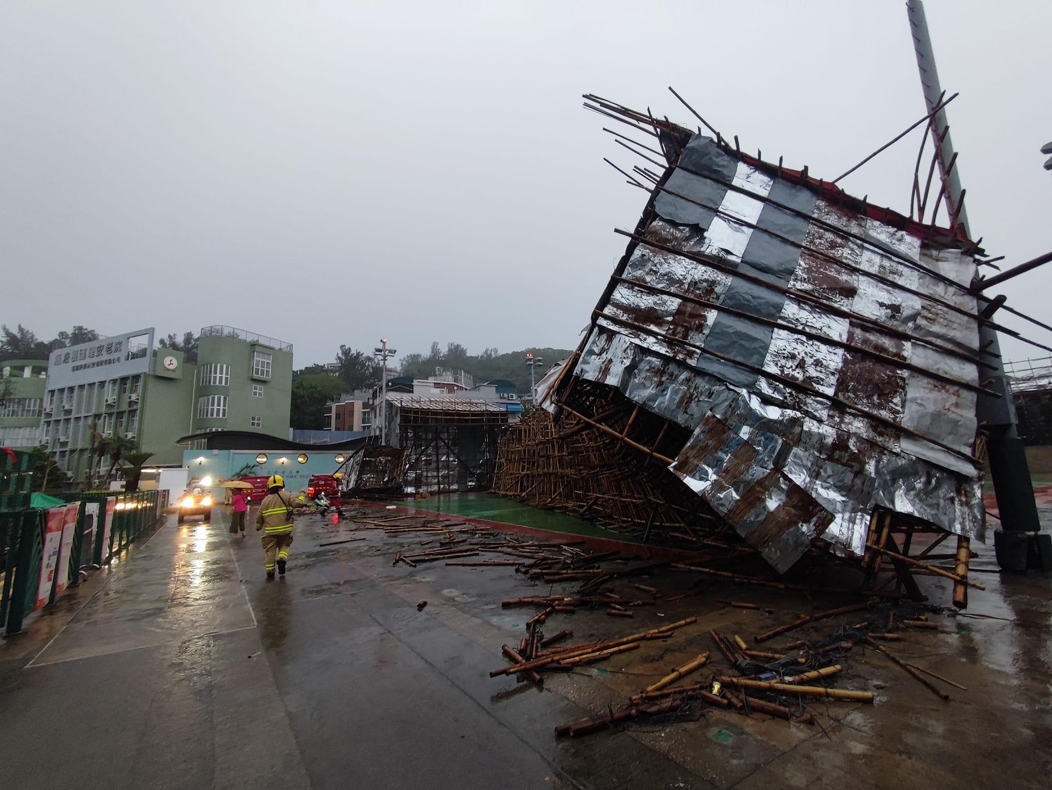 長洲太平清醮|強風「冧包山」棚架倒塌無人傷(Don Lee/Living Cheung Chau 活力長洲FB)