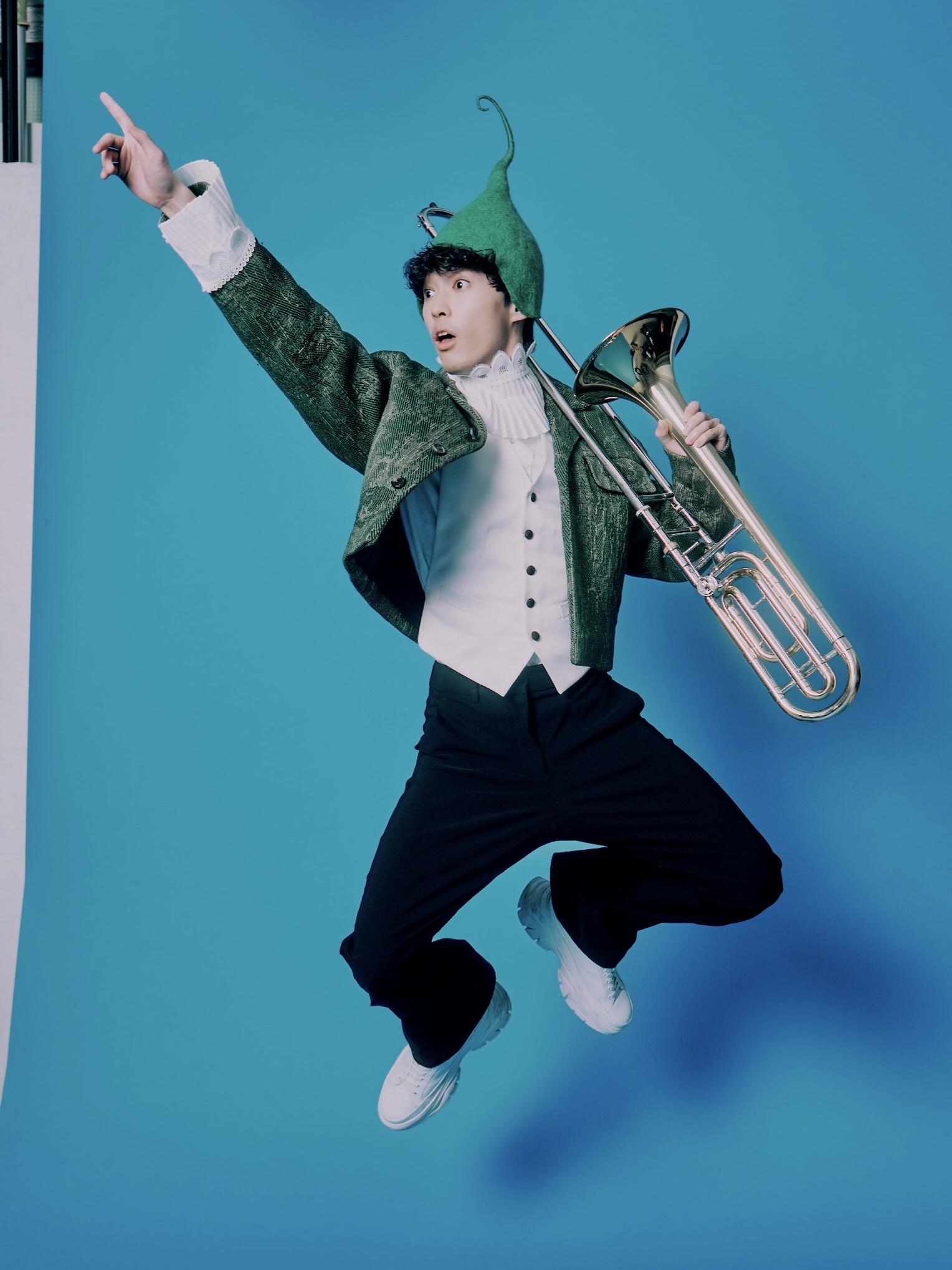 杜曦駿(Larry)在《Di-Dar音樂劇場》演學生。