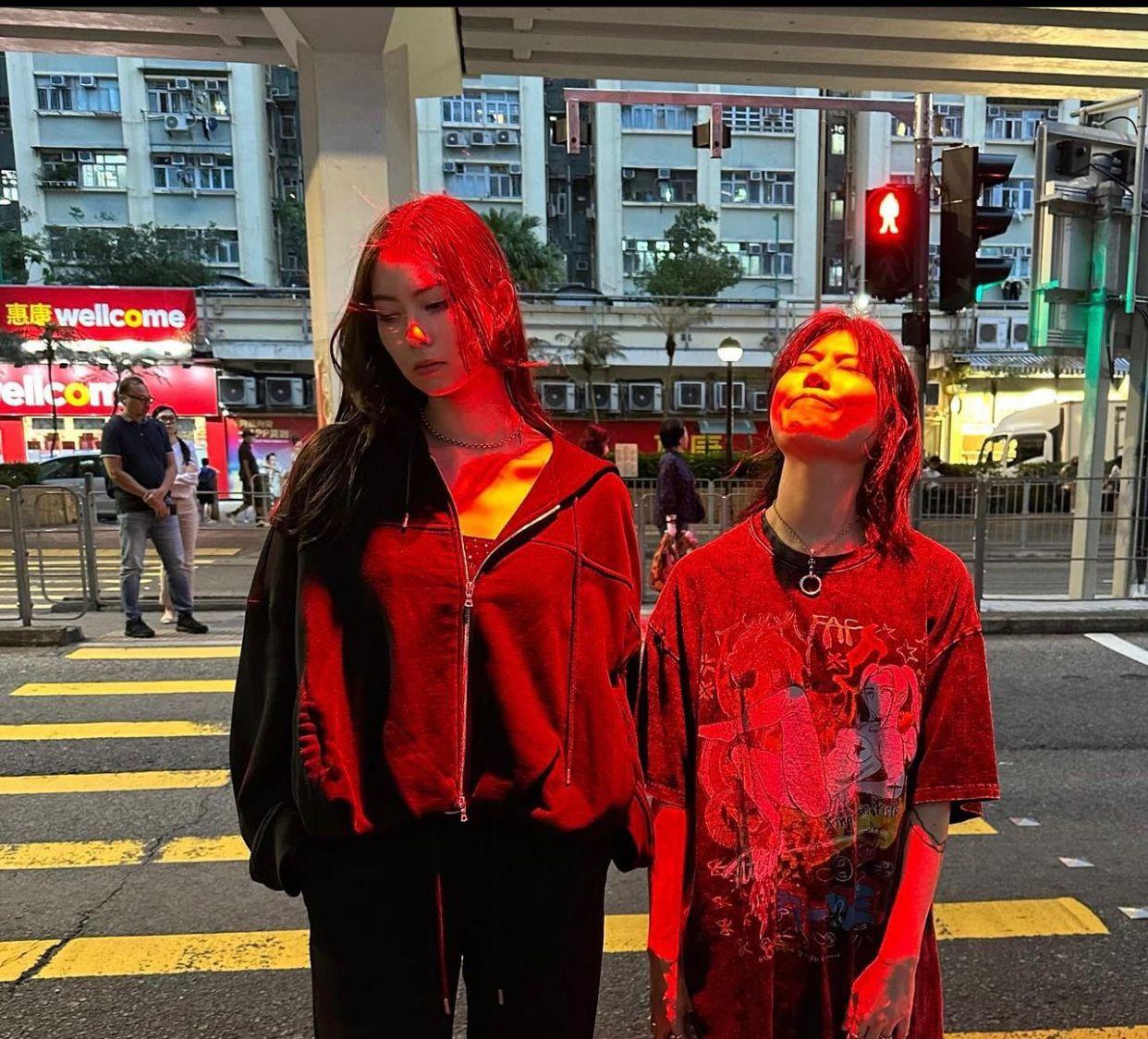 Lauren現身各地,更到了西灣河。