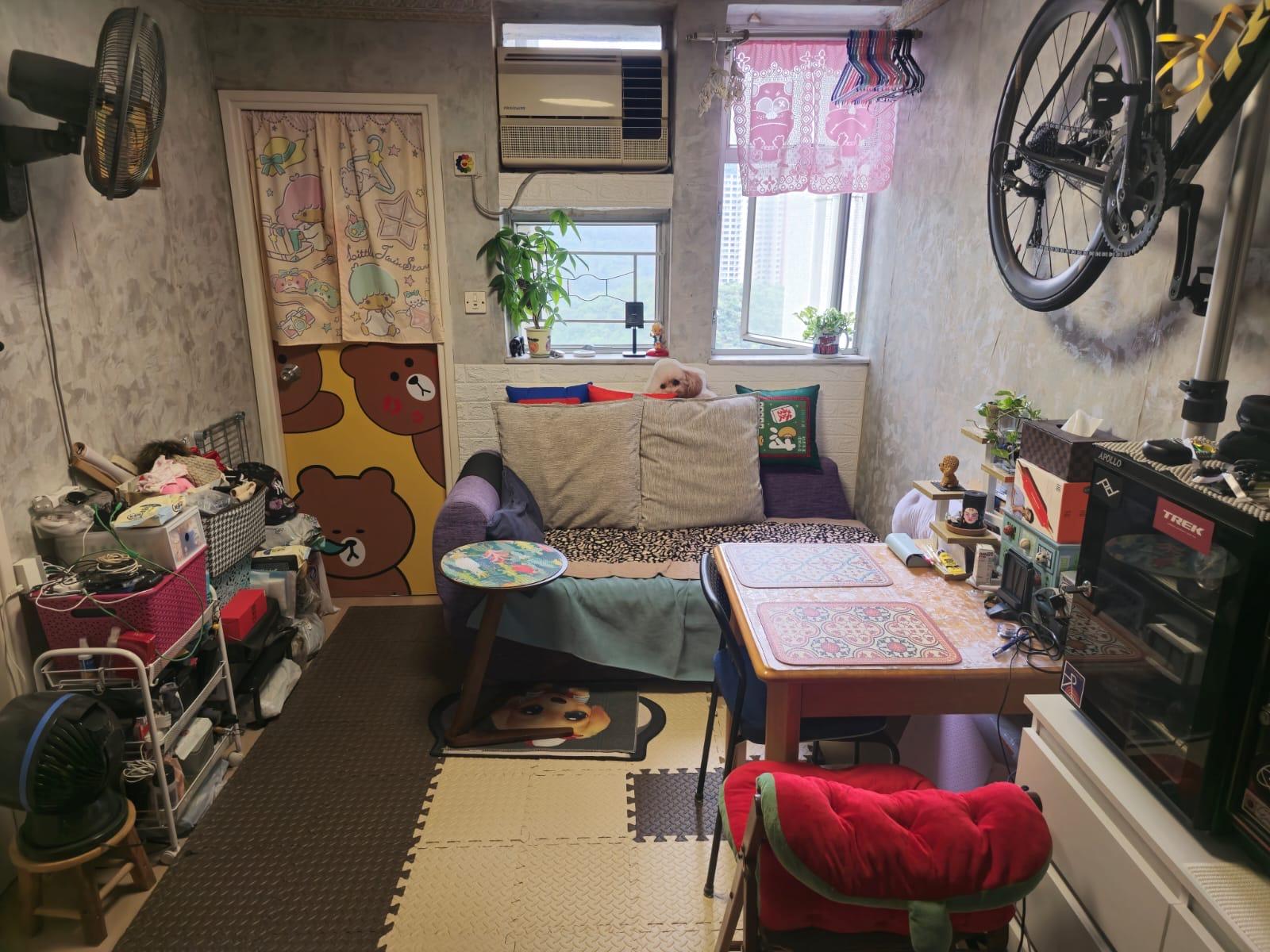 單位大廳面向山巒,採光度十足。(代理提供)