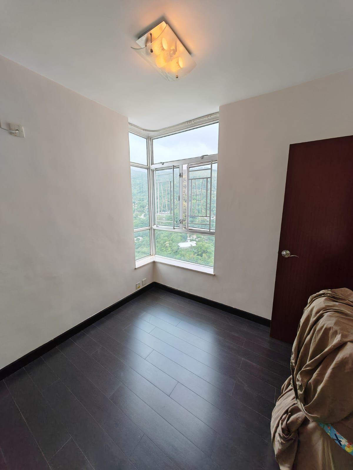 單位為套三房設計,睡房亦享有開揚山景。(代理提供)