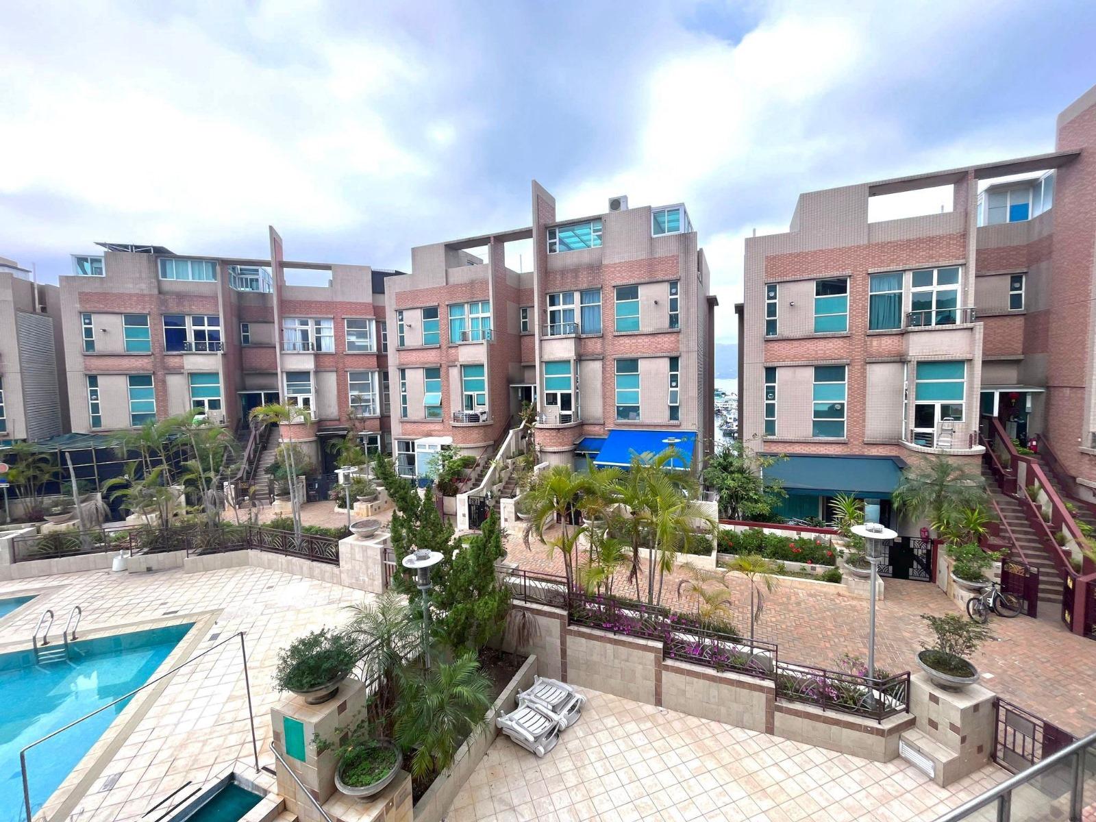 西貢濤苑中層套三房單位面向屋苑內園,景觀清靜開揚。(代理提供)