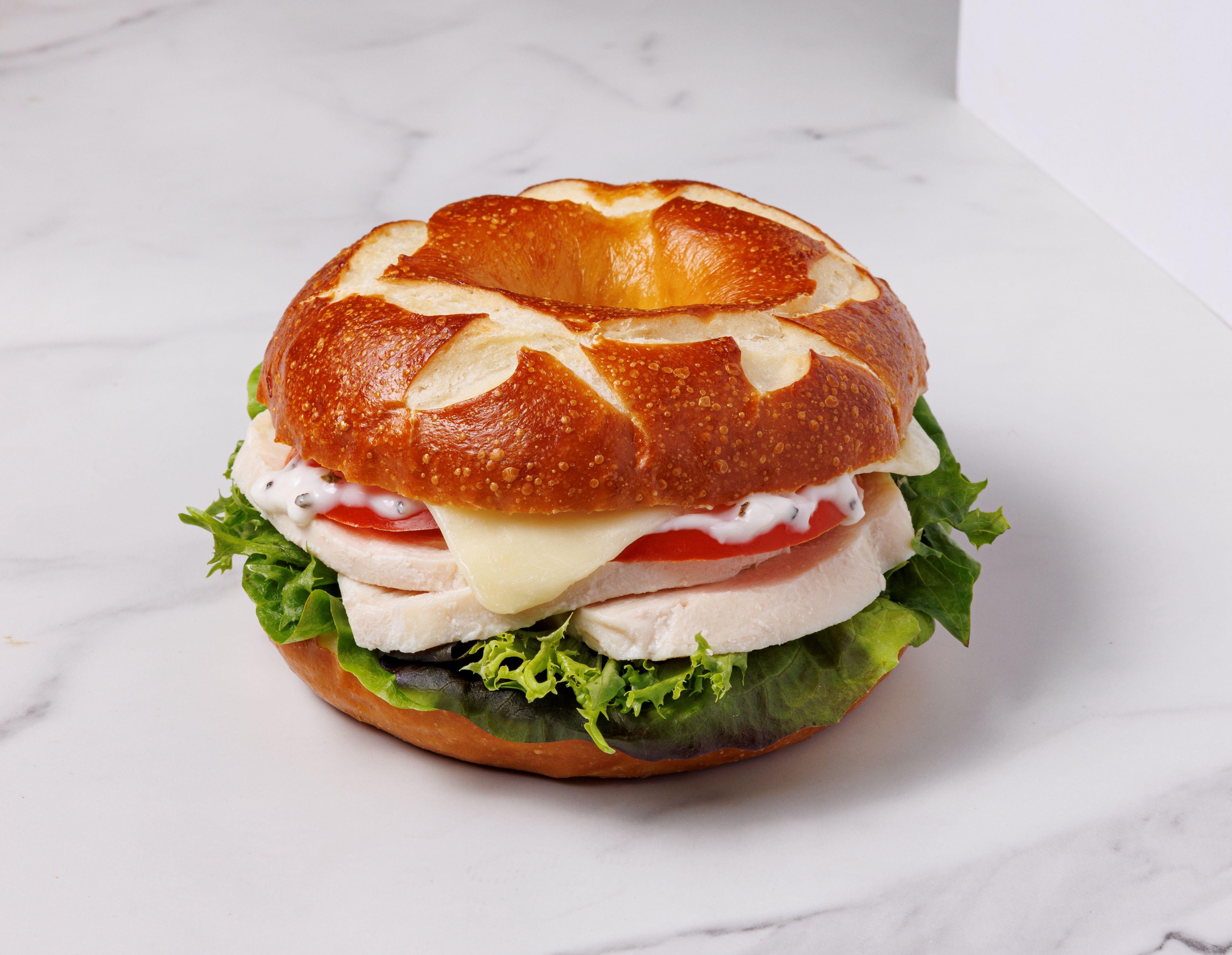 慢煮雞胸德式烘包三文治