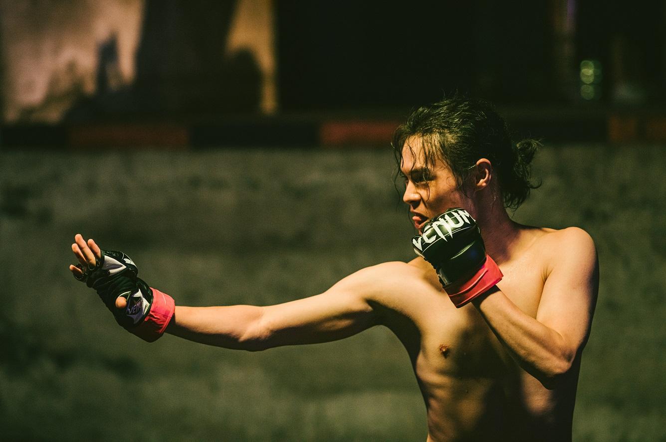 Tiger有武術底子,獲棠哥讚有天分做動作演員。