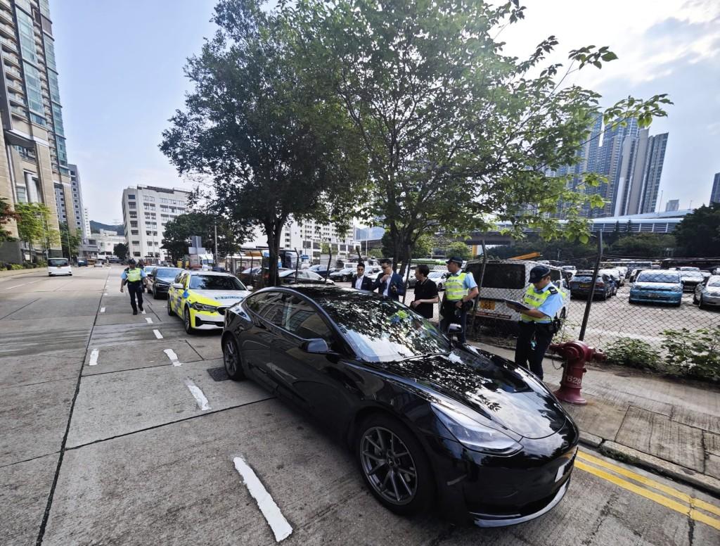 警方打擊白牌車。