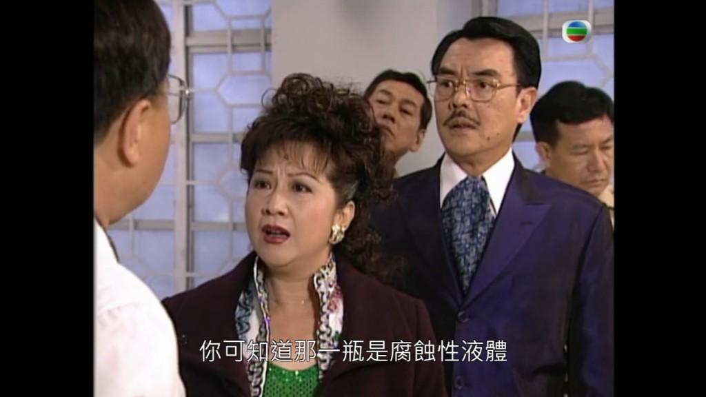 薛家燕與顏國樑在《十月初五的月光》合作。