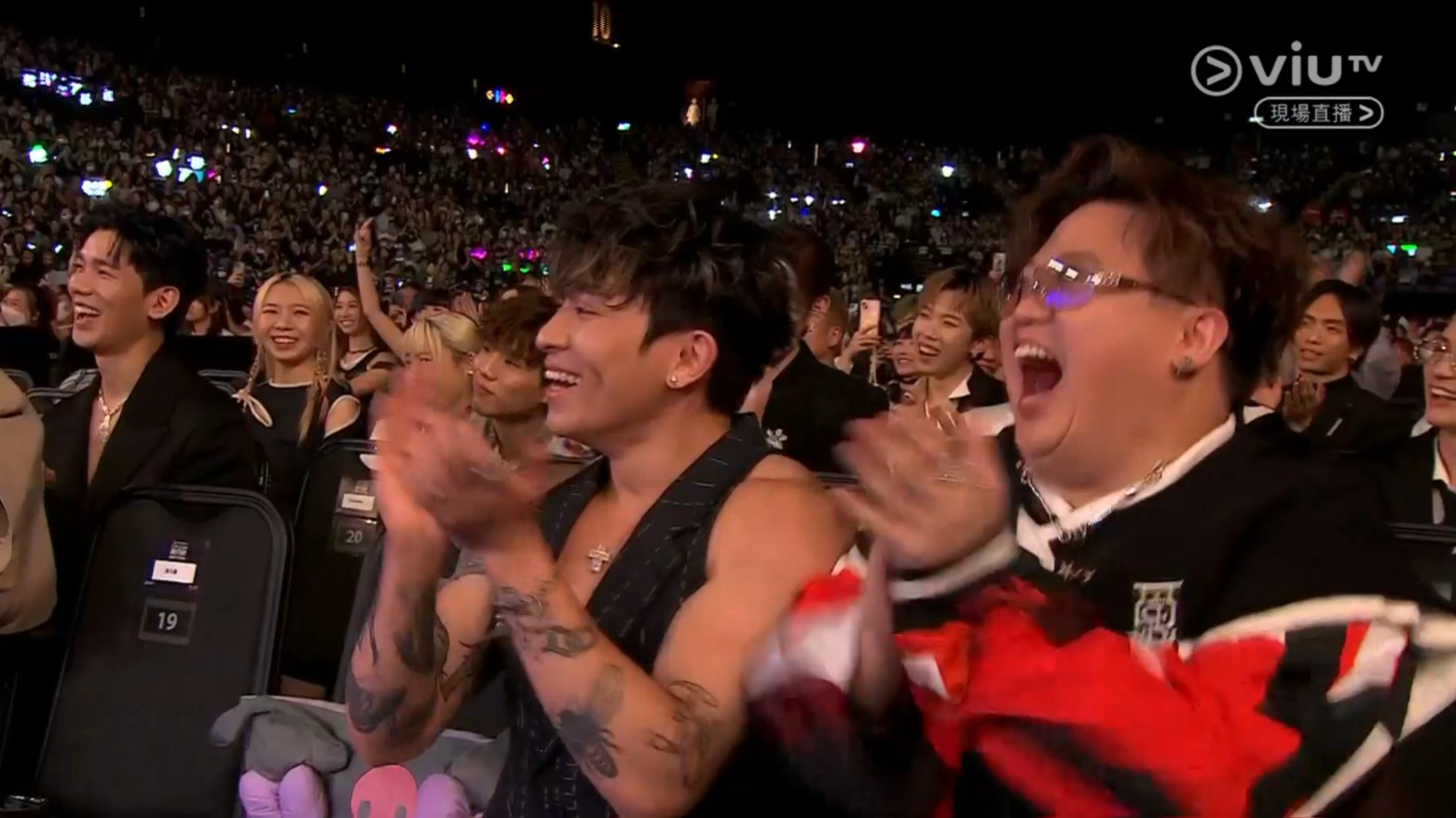 Serrini稱自己比林家謙更好,肥仔等笑到非常開心。