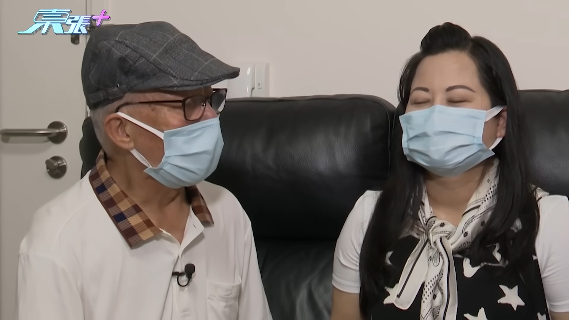 無綫更用「風雨同路見真心」去形容何伯第二次訪問,但就加了一個問號句子的後面。