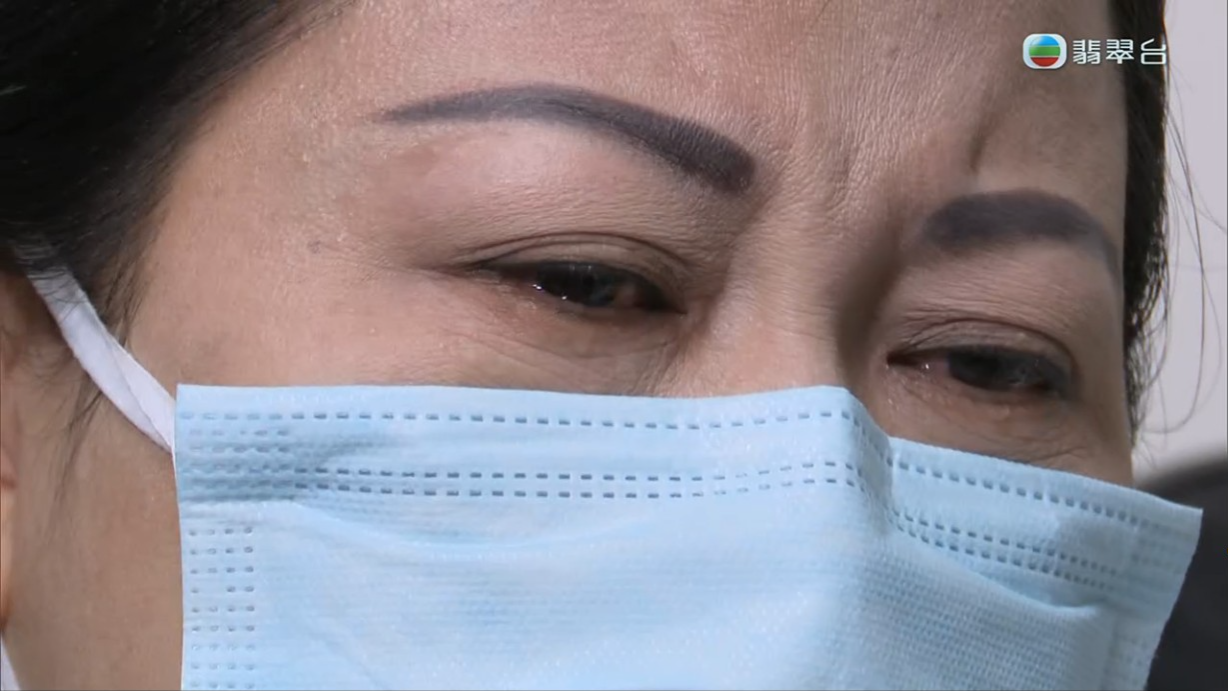 何太在節目中終於流到一滴眼淚。