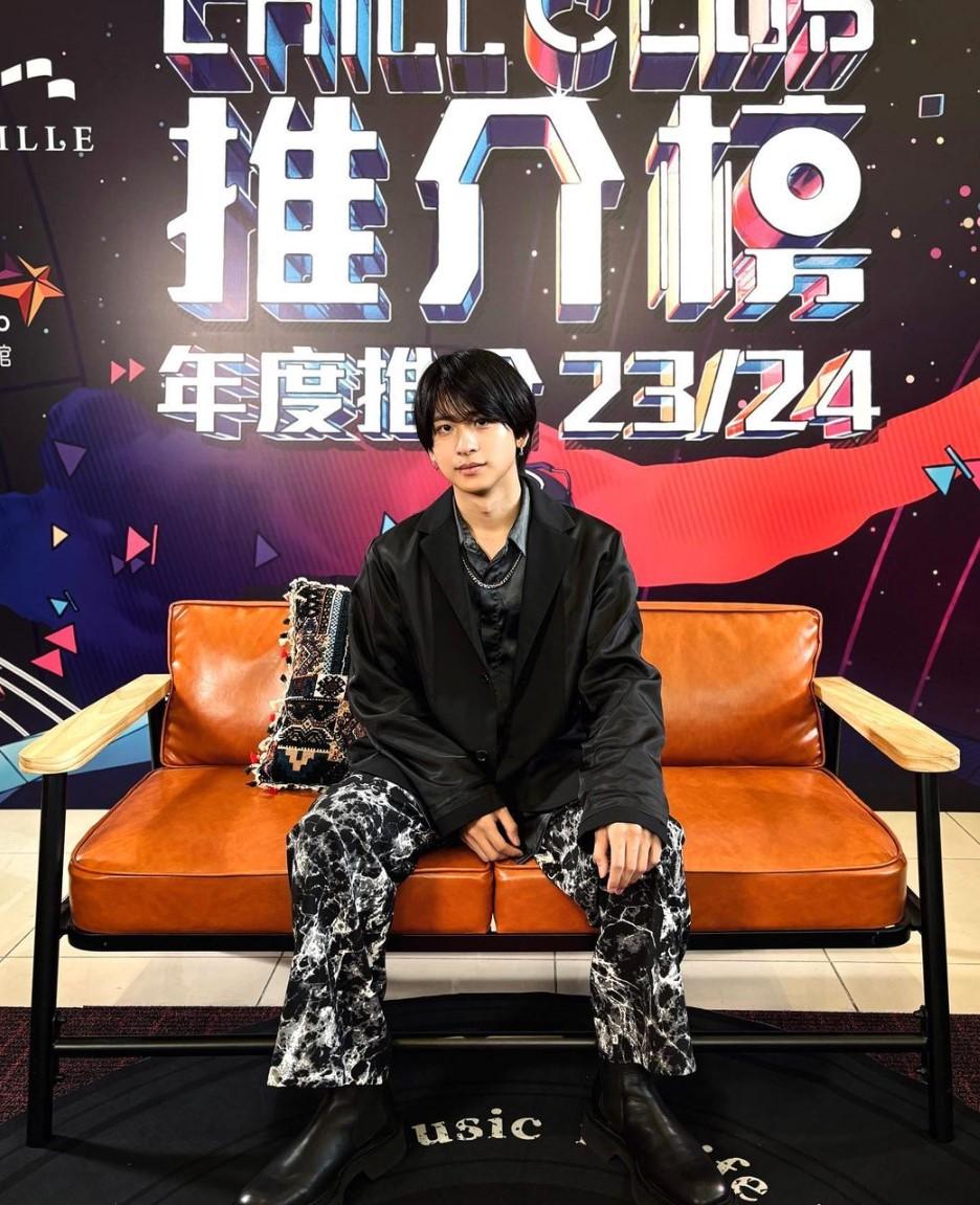 Who-ya代表作有大熱動畫《咒術迴戰》主題曲《VIVID VICE》。