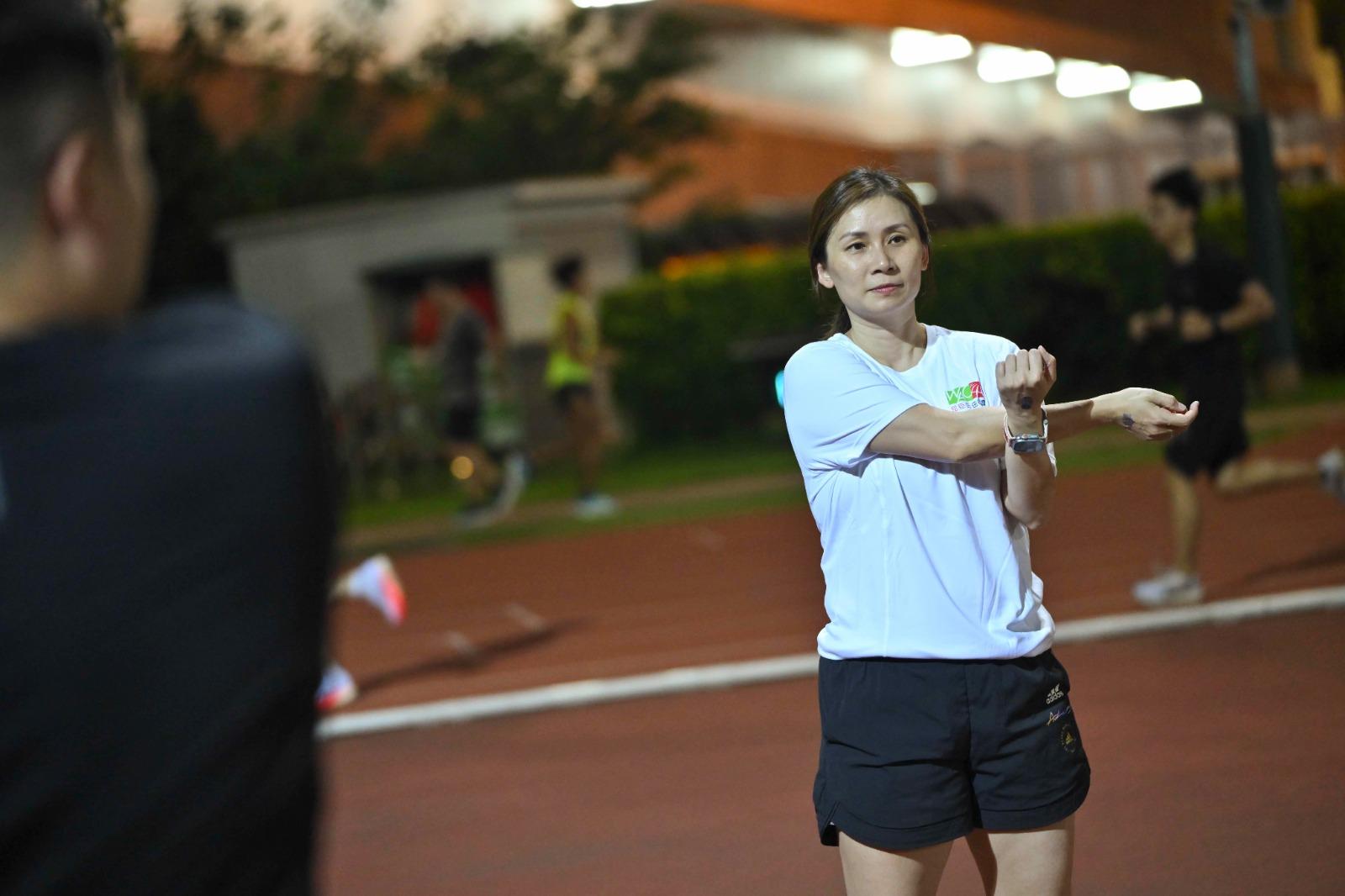 趙詠賢指上班或回家時,早一個站下車,多走幾步路,那也是做運動