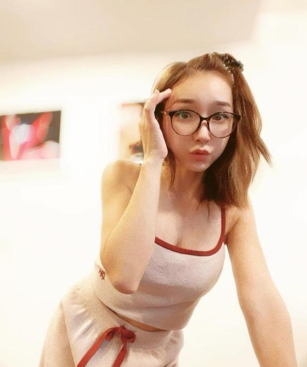 日本女團Morning娘前成員加護亞依被指做陪酒女郎。