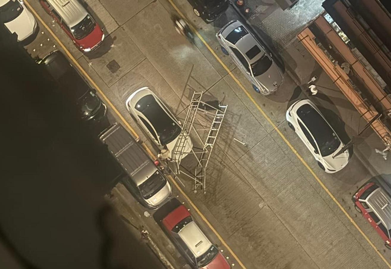 旺角有鋁架墮下壓毀兩車 物管公司男職員被捕