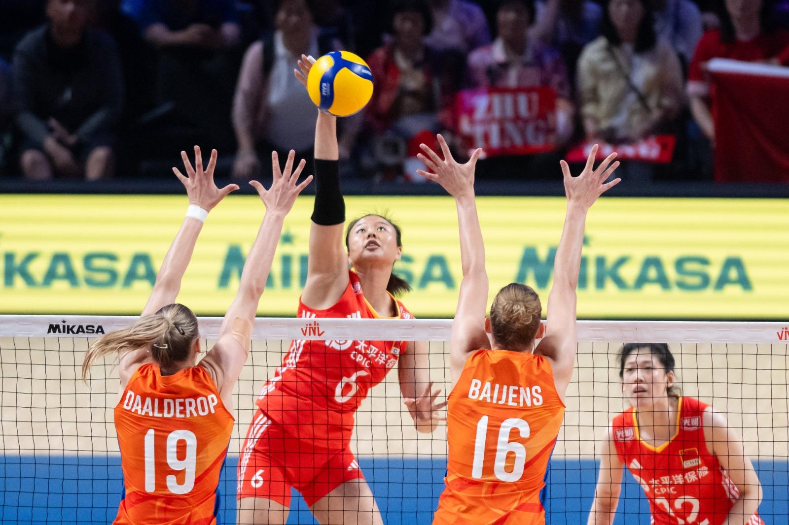 世界女排聯賽|中國女排反勝荷蘭。(新華社)