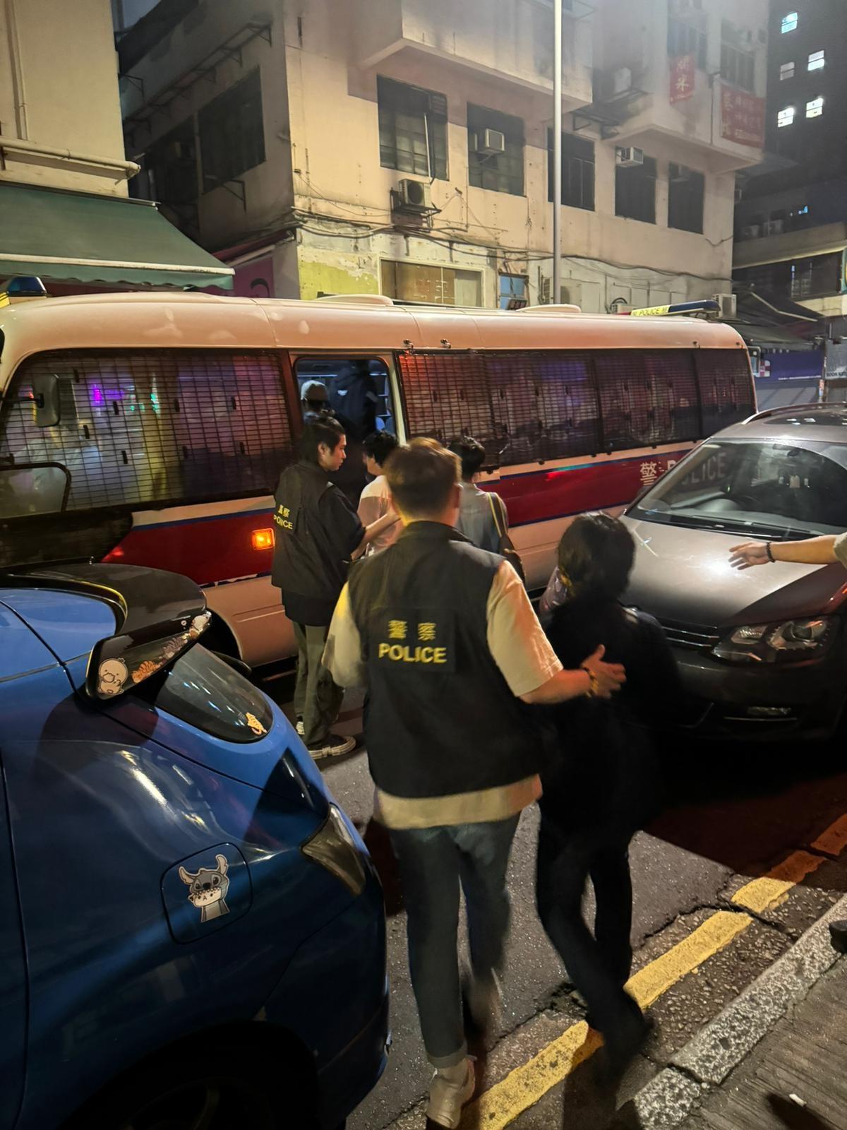 警方元朗搗破非法釣魚機賭檔 拘捕多名男女