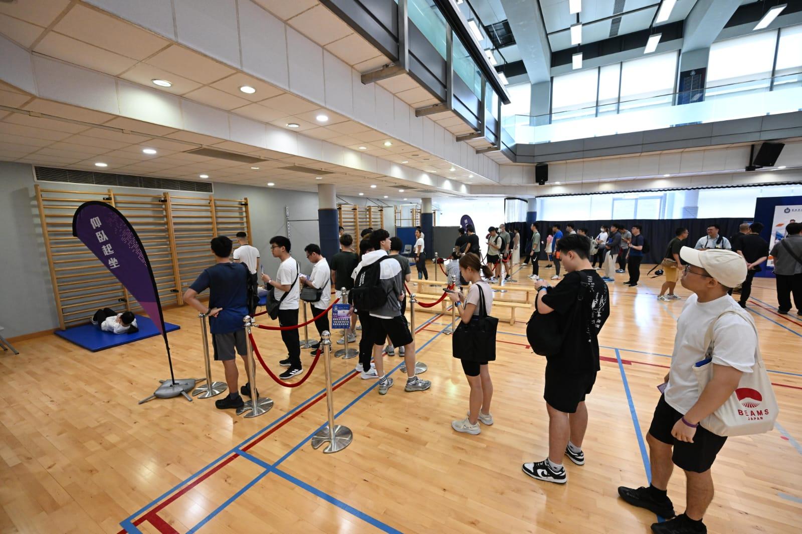 入境處招聘體驗日反應熱烈。(陳奕釗攝)