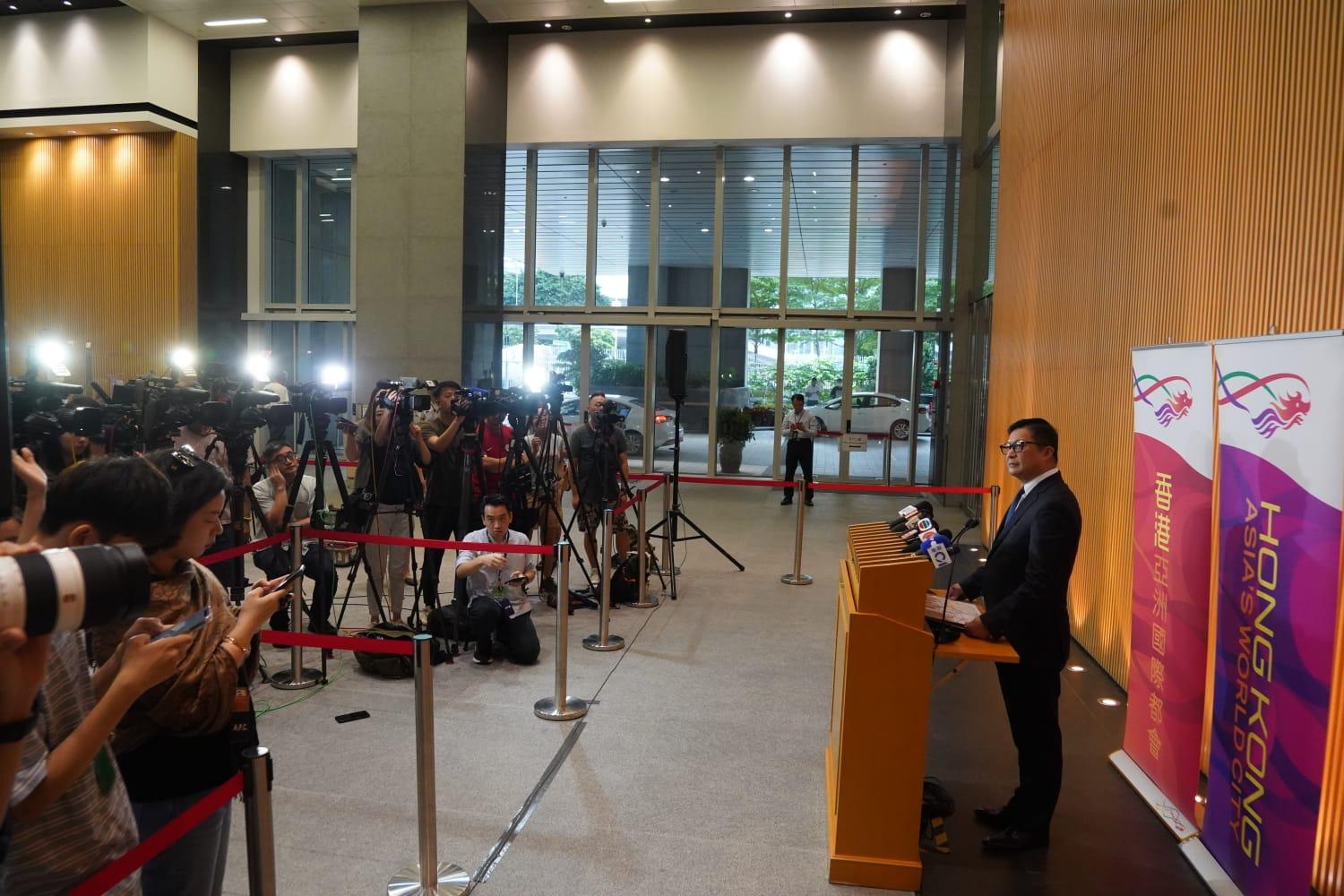 鄧炳強重申客觀批評政府是完全無問題。