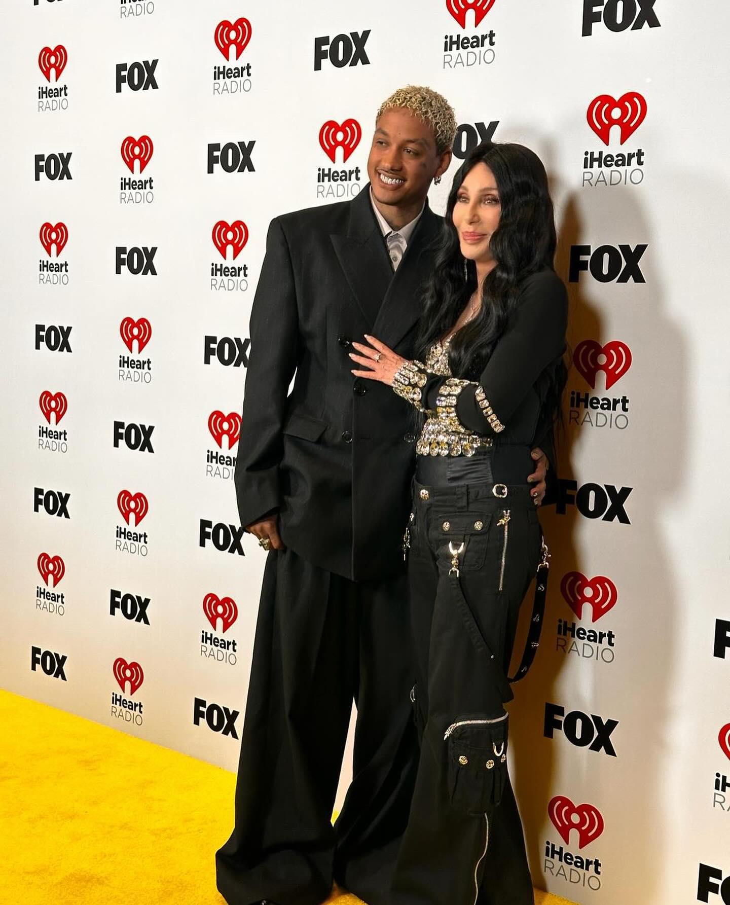 2022年11月,雪兒公開與Alexander Edwards的戀情。