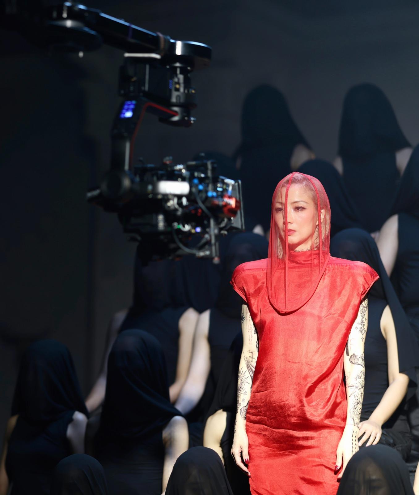 鄭秀文為今次《心魔》的MV專程飛到泰國進行拍攝。