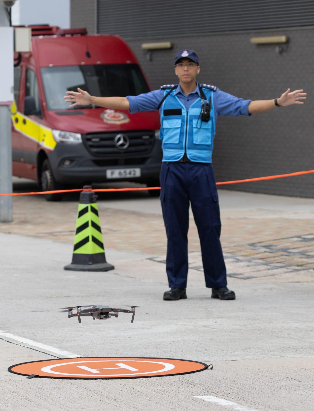 民安隊舉行大型演習。(蘇文傑攝)