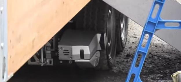 流動無人FamilyMart是一部拖車。(互聯網)