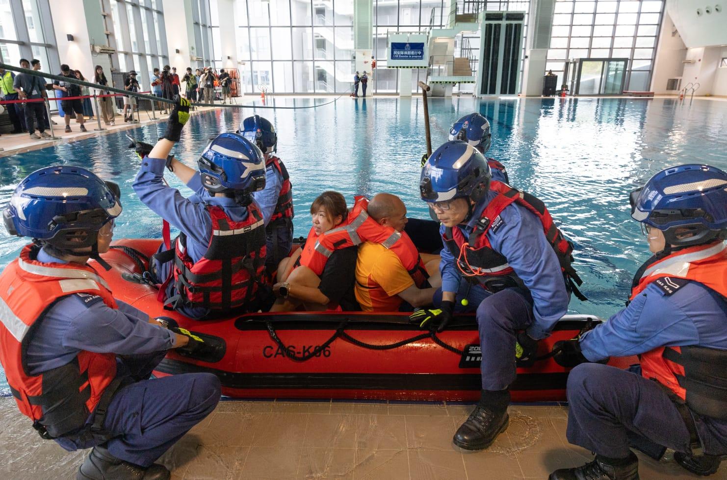 民安隊舉行大型演習。(蘇文傑攝)