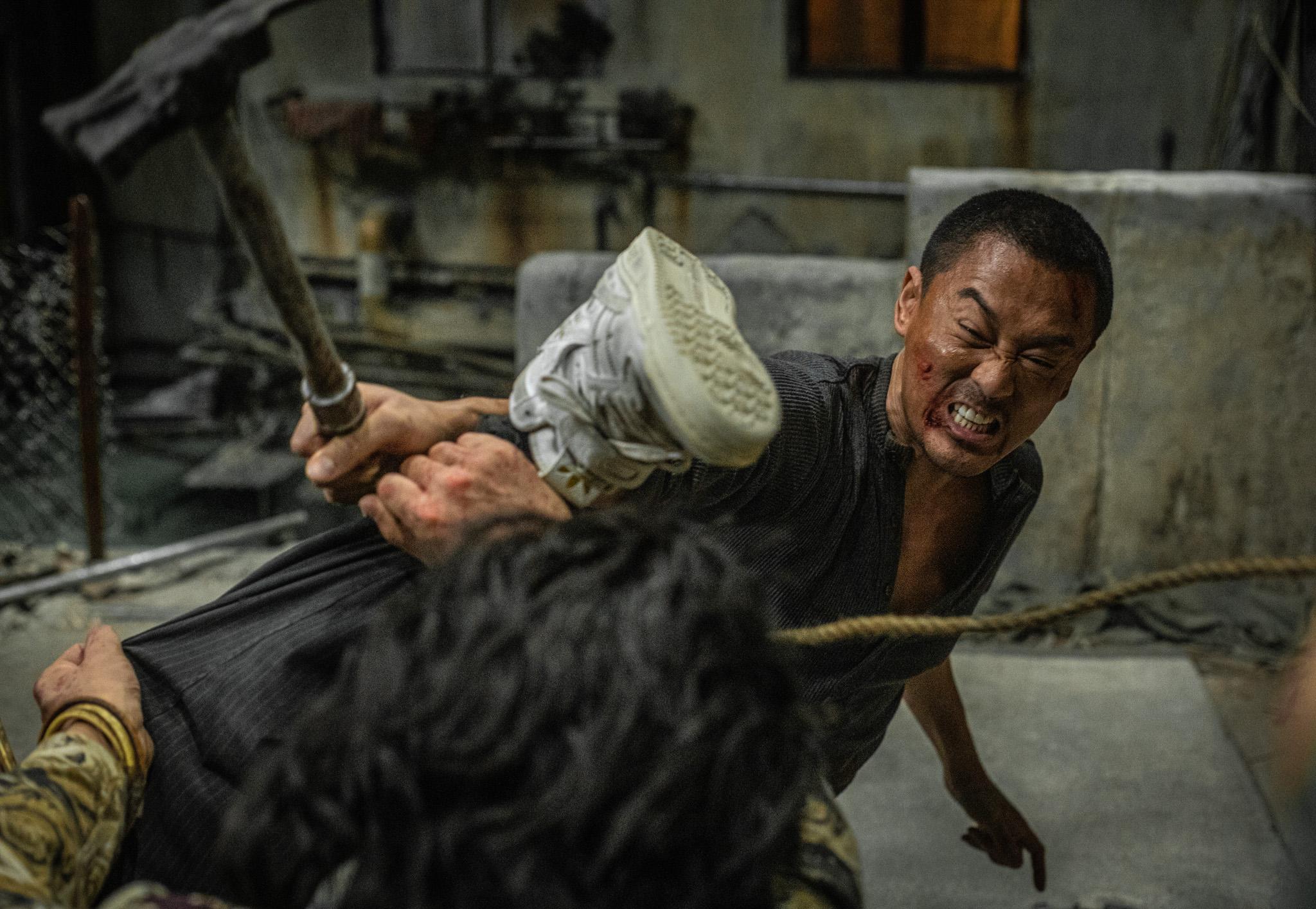 鄭保瑞導演筒下的林峯,在《九龍城寨之圍城》一洗電視味,脫胎換骨。