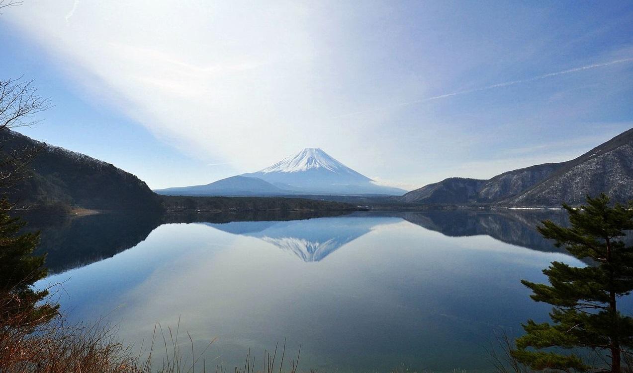 富士山本栖湖湖景色。(互聯網)