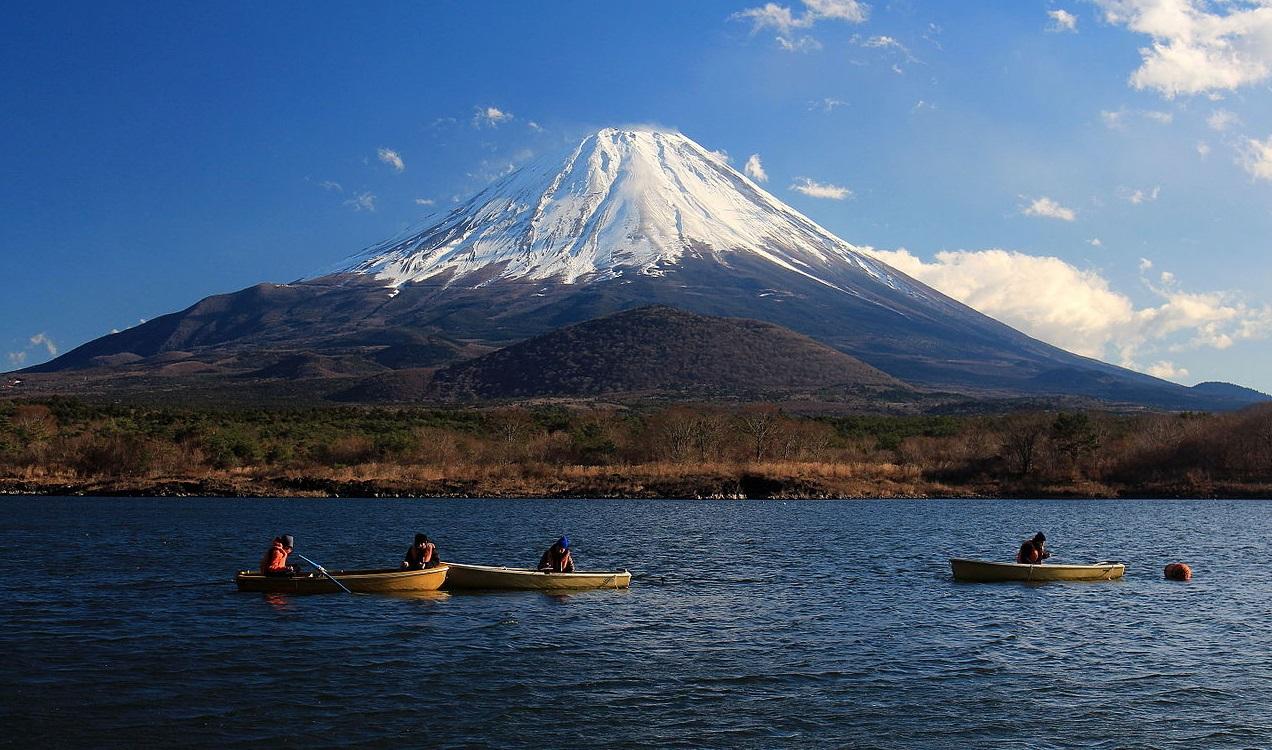 富士山精進湖景色。(互聯網)