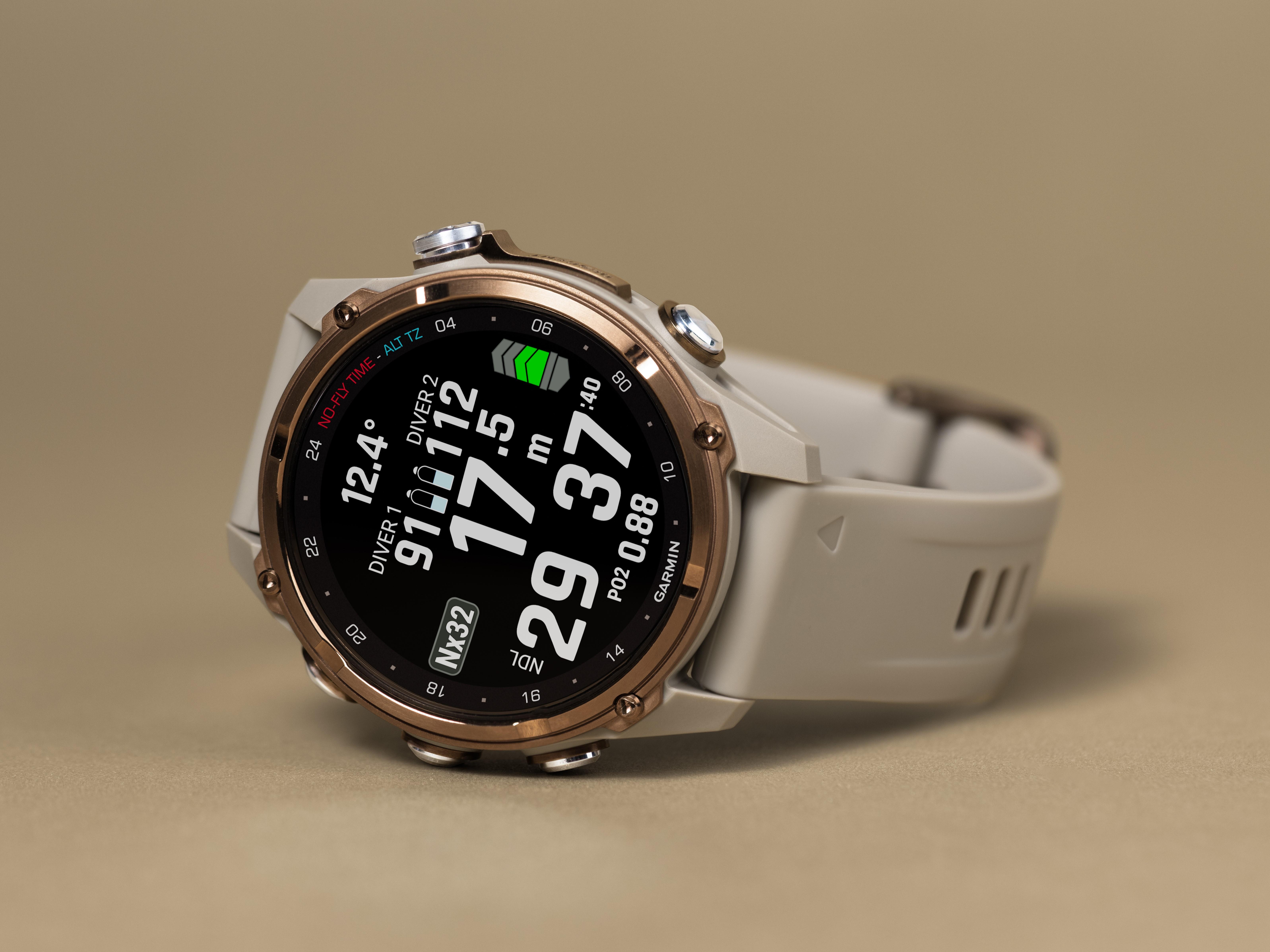 GARMIN Descent Mk3系列高階潛水錶配備多項安全裝置,亦可連接氣瓶感測器。