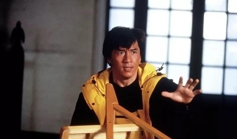 成龍所有電影全部跌出十大,《警察故事4之簡單任務》目前跌落第11位。