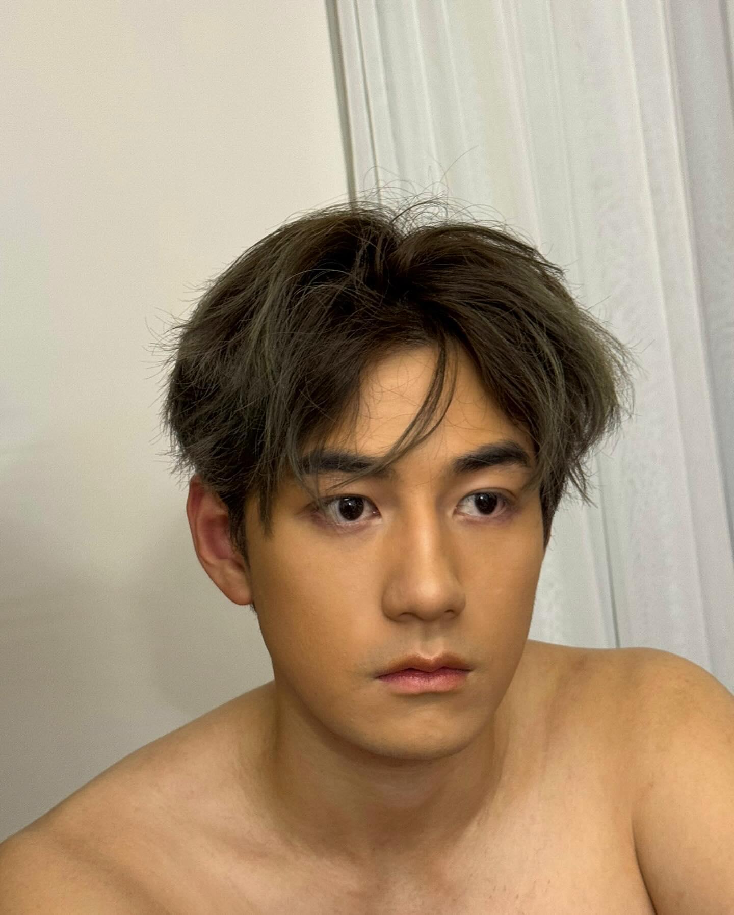 Jeffrey透露新戲要曬黑,所以自己想率先試下黑咗嘅感覺。