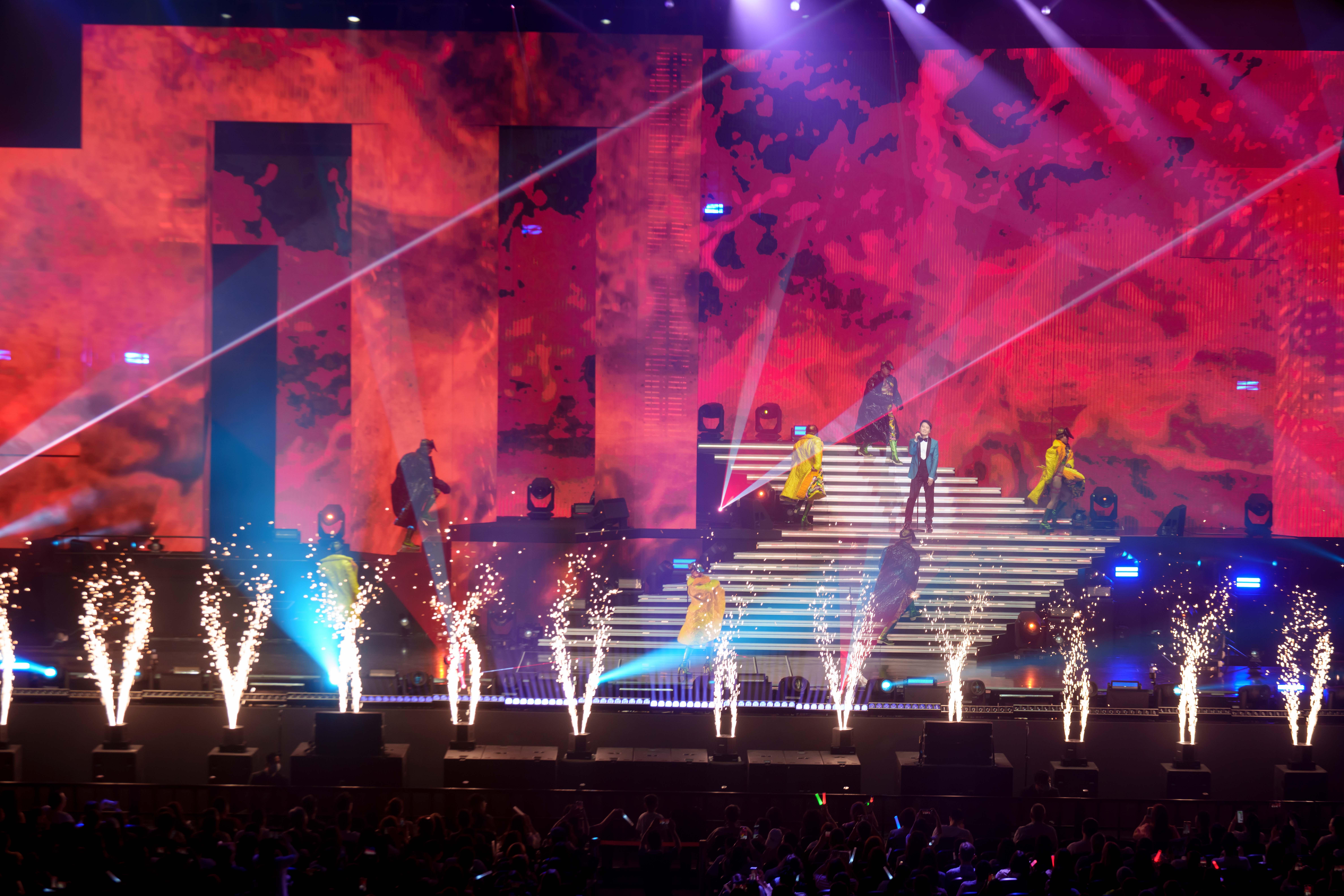 昨夜首場座無虛席,Leon大唱經典快慢代表作。