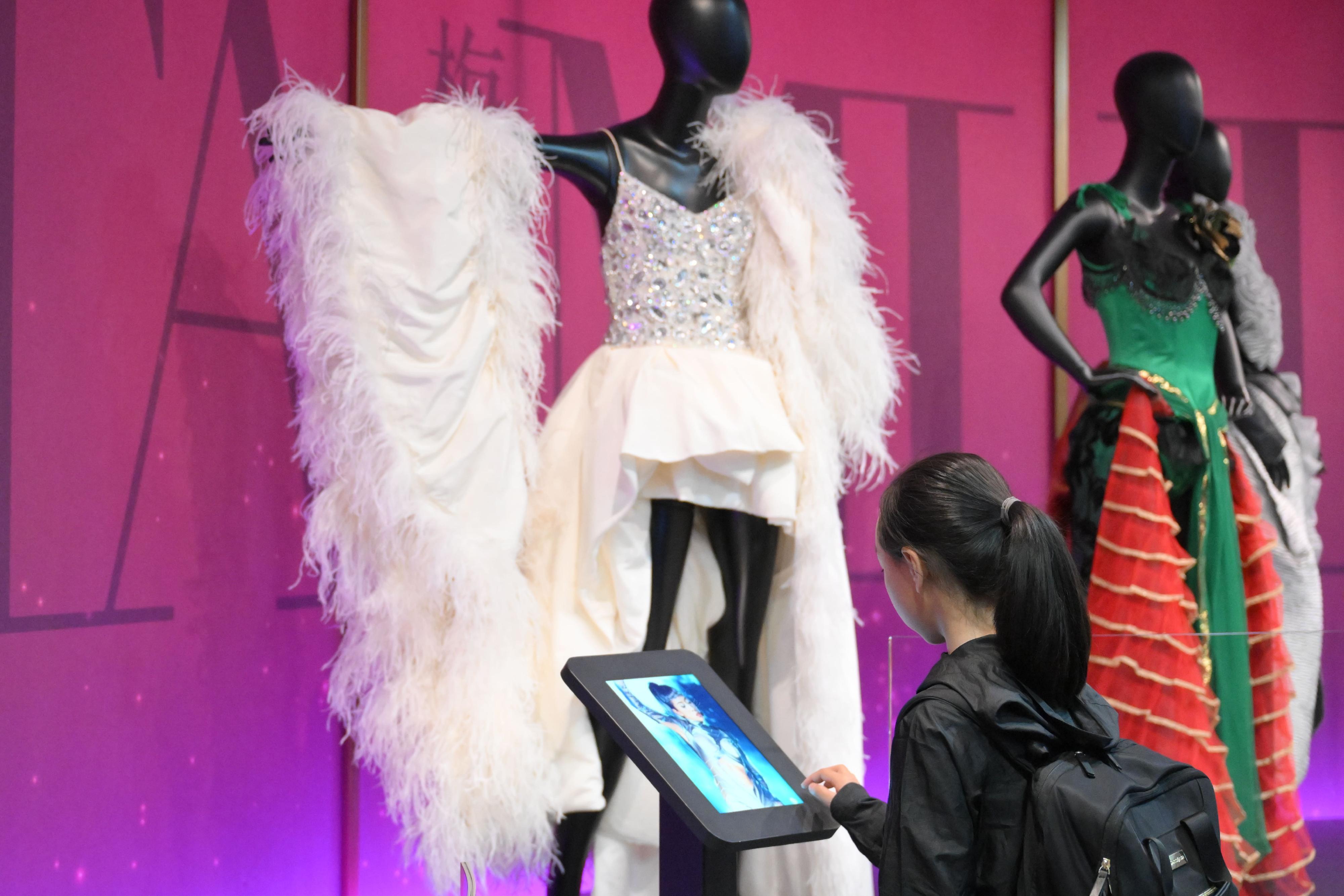 香港文化博物館現正舉行的「絕代芳華・梅艷芳」展覽 政府新聞處