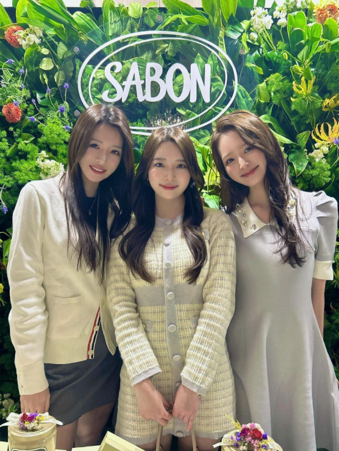 四姊妹都是選美比賽的常勝軍