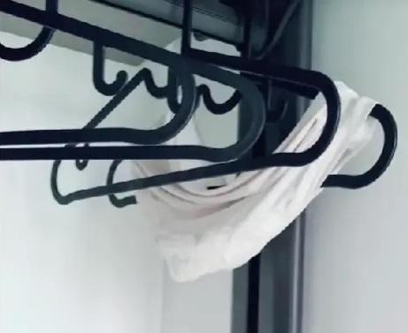 女性內褲高高掛。(互聯網)