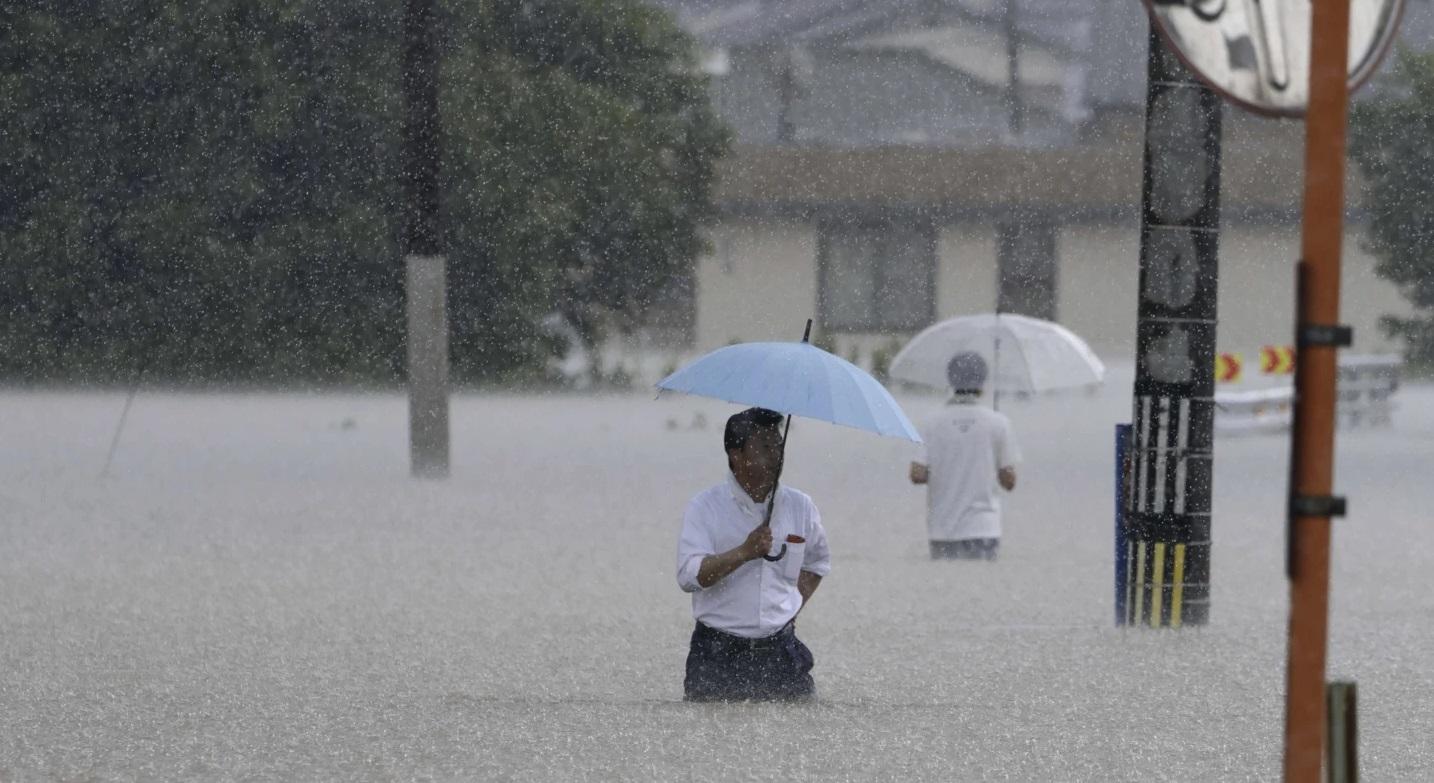 圖為去年7月九州福岡縣降豪雨,久留米市被淹浸。(資料圖片)