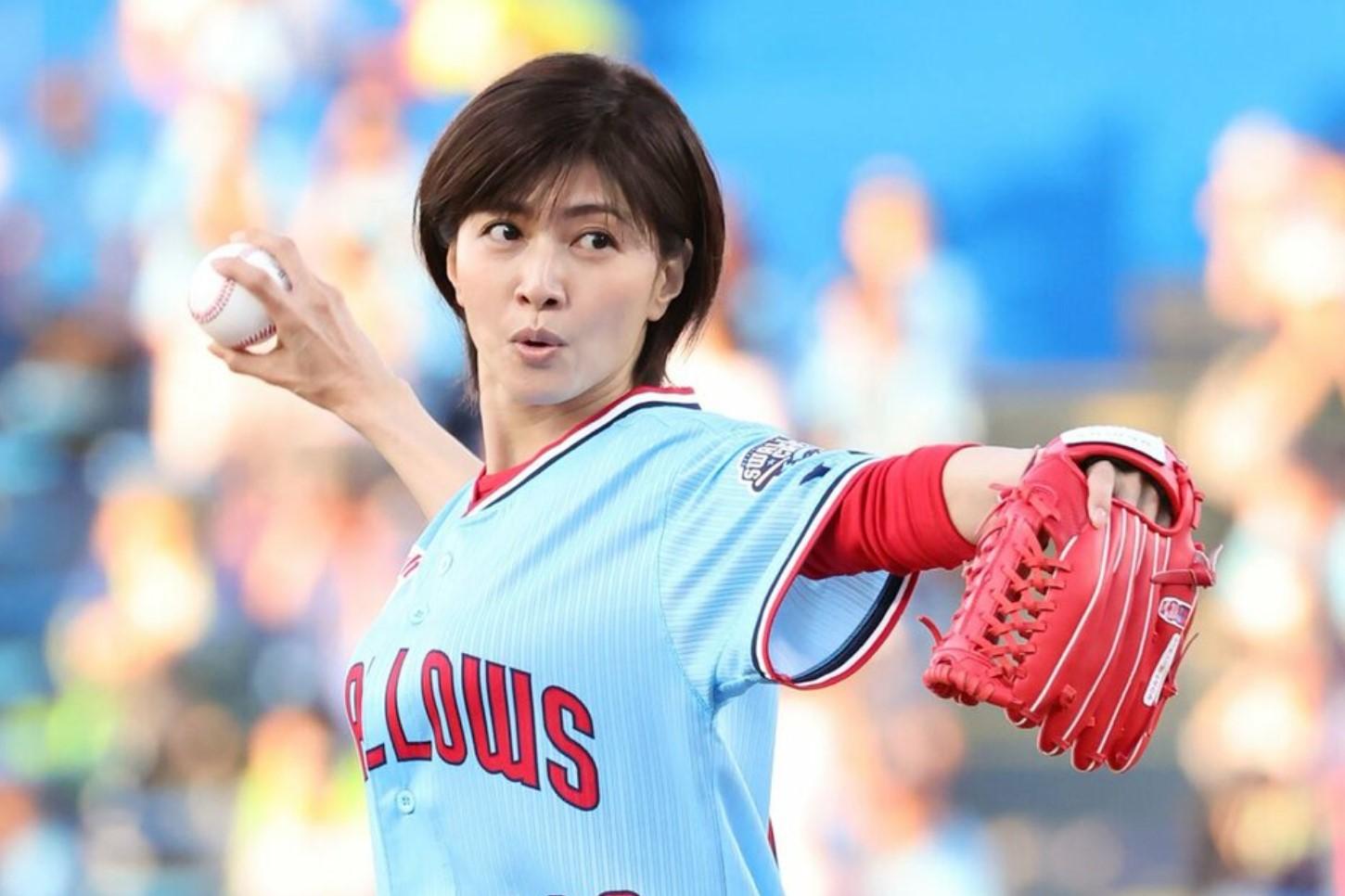 內田有紀跟20多歲時的青春容貌分別不大。