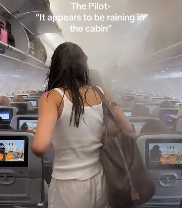 乘客都被噴濕。(互聯網)