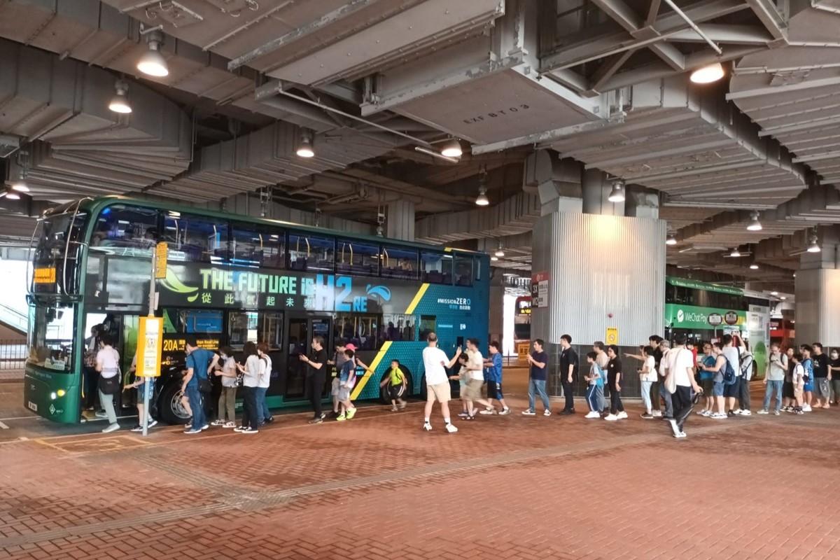城巴氫能巴士今日行走20A號彌敦道線,乘客可免費登車。(城巴提供)