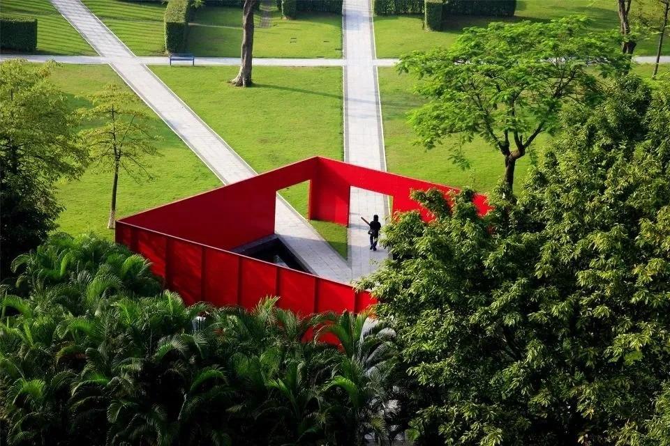 岐江公園內的紅盒,造型精美,是中山著名的打卡位。(圖片來源:了不起的中山微信)